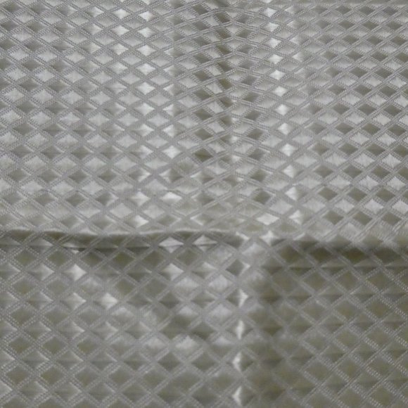 SET OF 19 shiny gold napkin squares - Picture 8 of 8